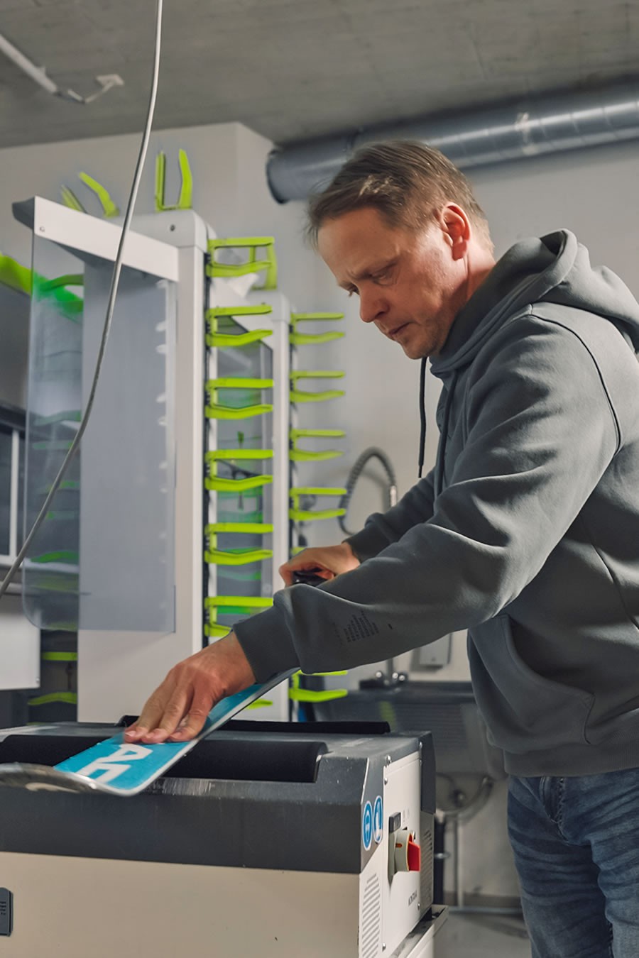 Mitarbeiter beim Skiservice